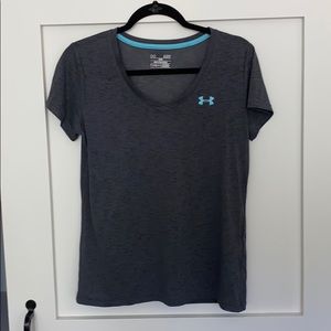 Under Armour Loose Fit light V-Neck tee